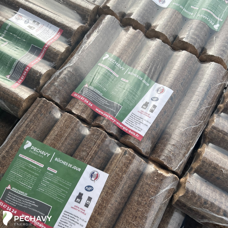 Pressscheitholz - 1/2 Palette (63 Packungen je 5 Scheitholz)